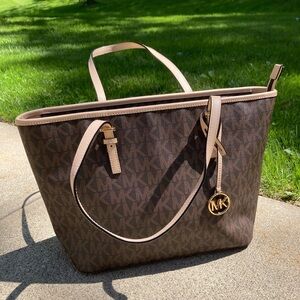 Michael Kors Jet Set Charm Zipper Closure Tote Bag Brown Purse Cream Leather